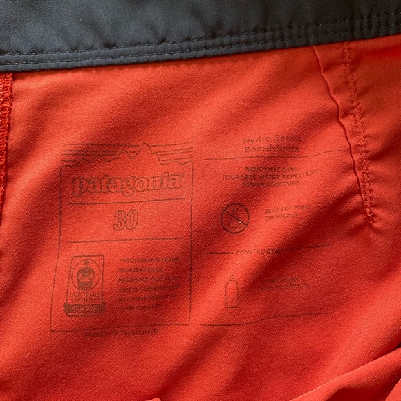 Patagonia board shorts. 18 inch size 30 waist - Picture 3 of 3